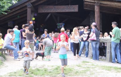 Sommer-, Grillfest mit bunter Gesellschaft an der Förster-Braun-Hütte